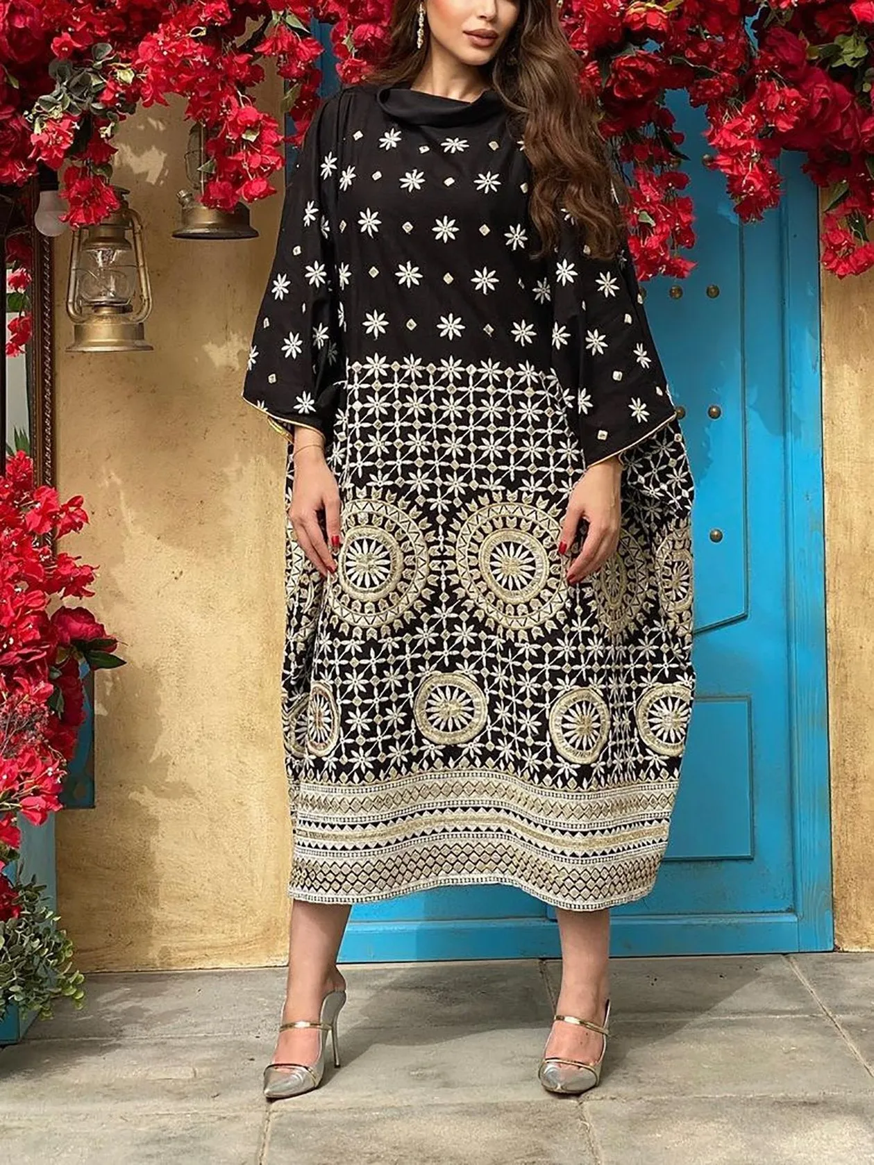 baggy black pattern Ramadan kaftan dress