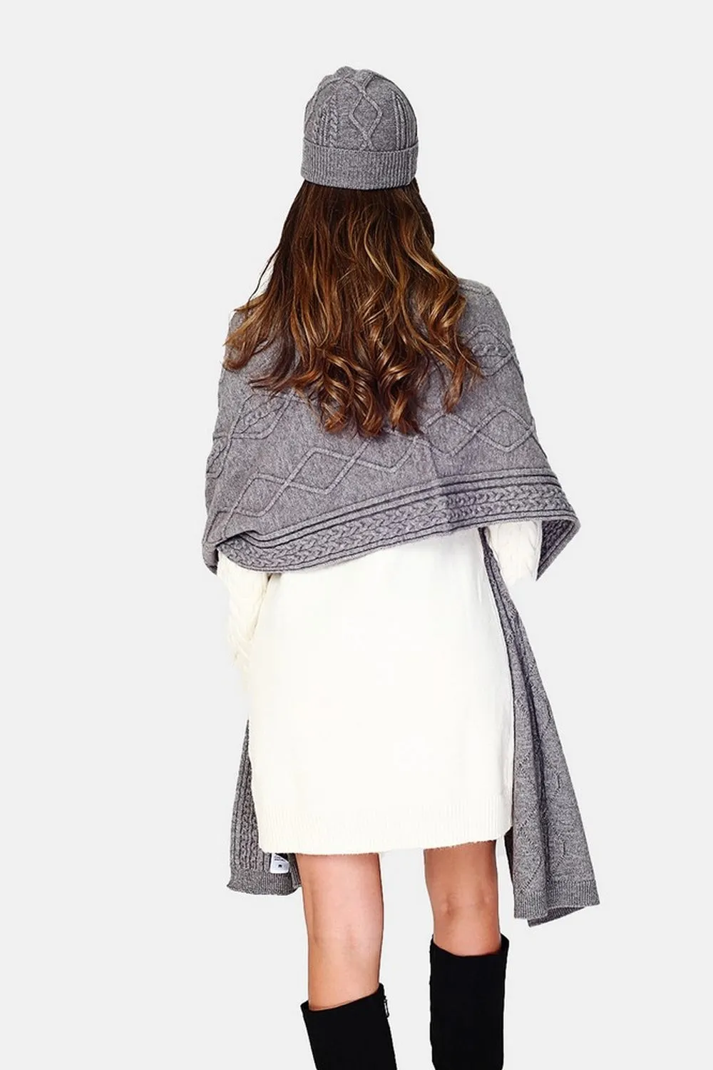 Cable-knit oversized scarf