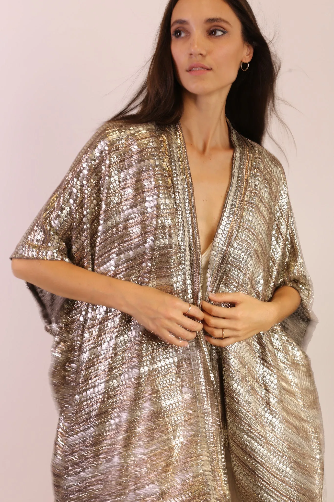 SEQUIN EMBROIDERED SHORT KIMONO MIDI