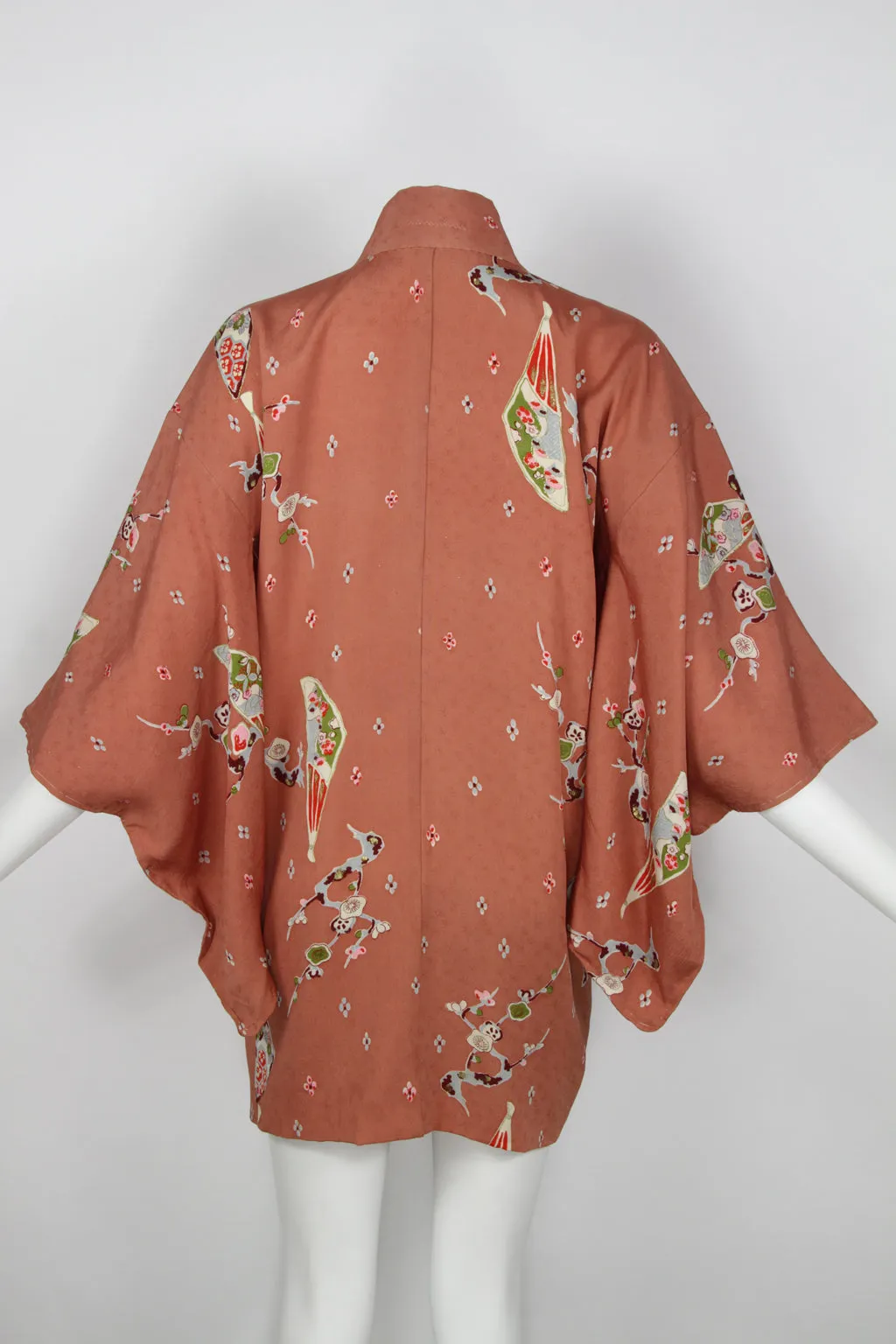 Short Kimono with fans and sekura blossom motifs - S/M