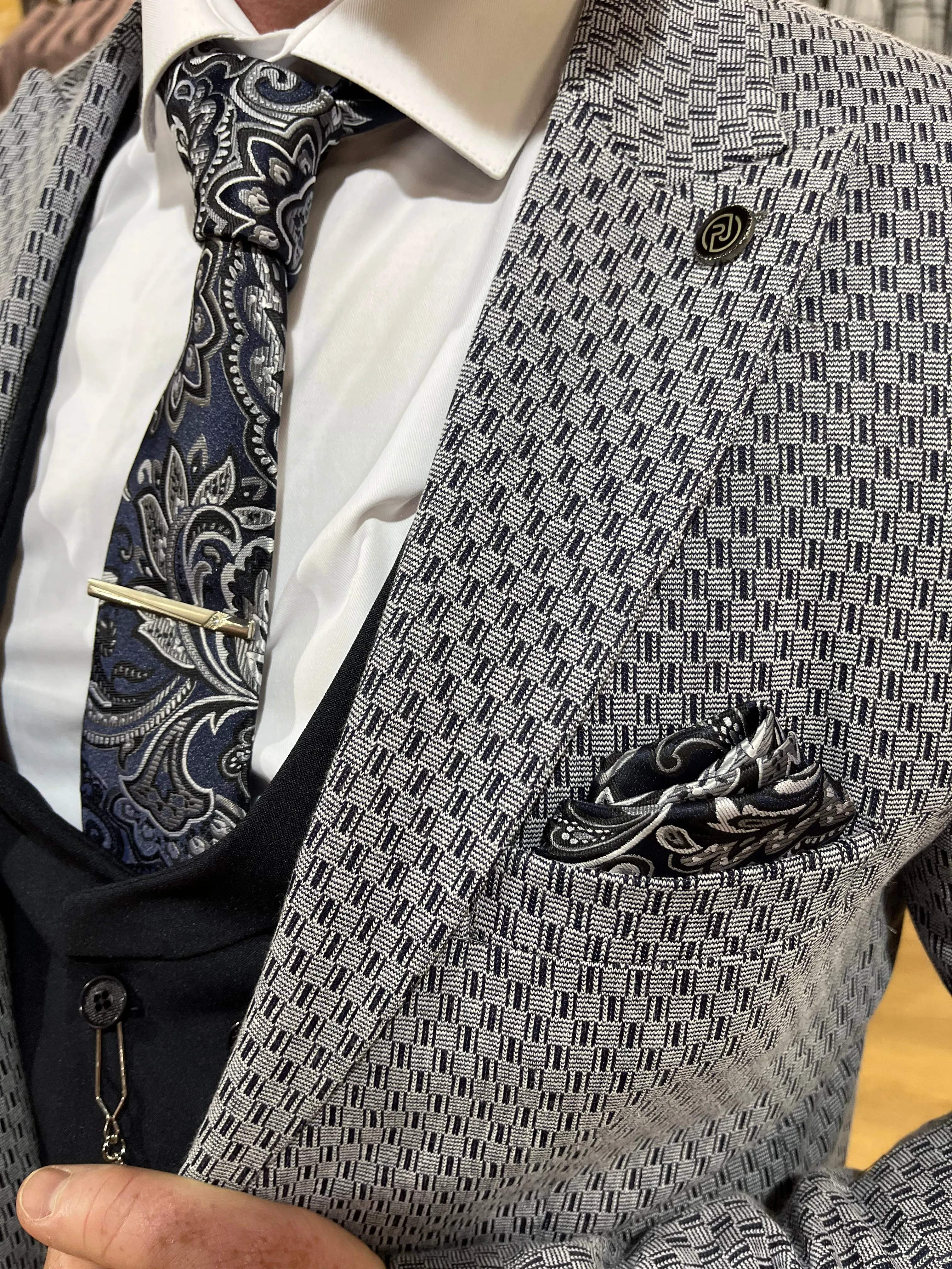 Suarez - Navy 3 Piece Suit