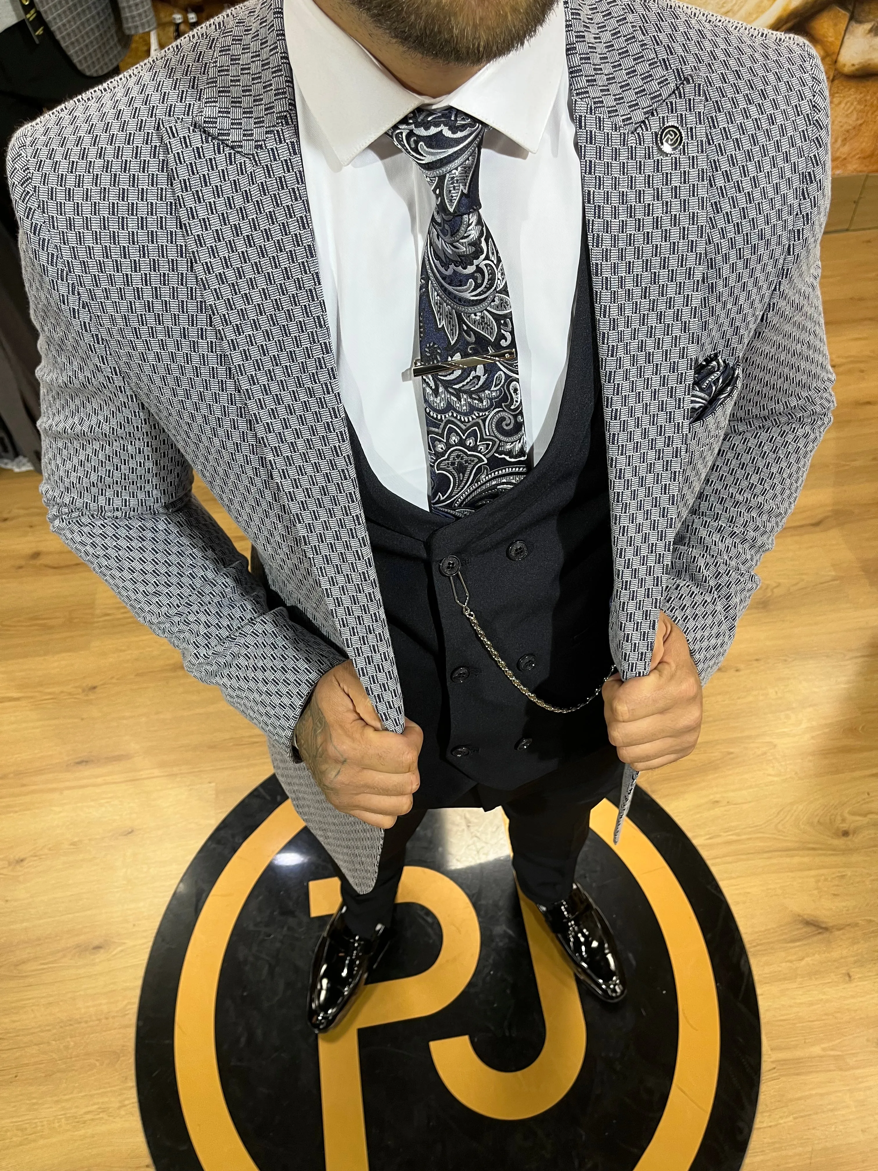 Suarez - Navy 3 Piece Suit