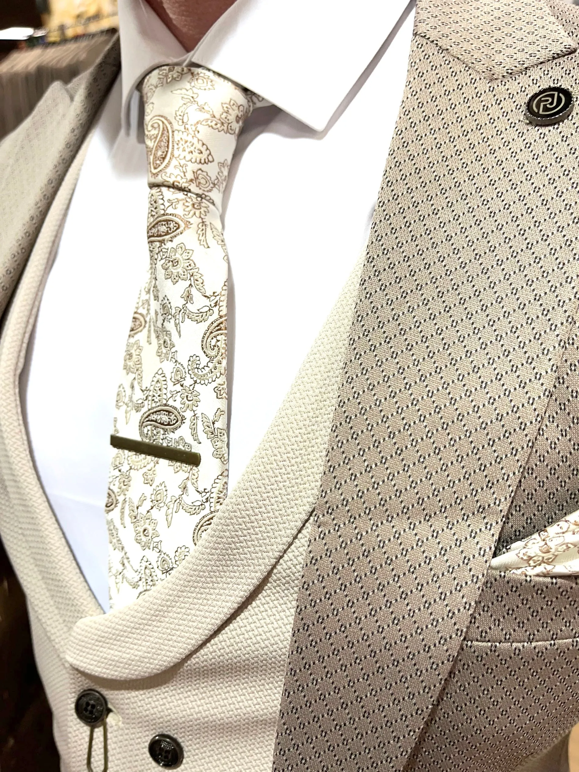 Totti - Taupe/Cream 3 Piece Suit