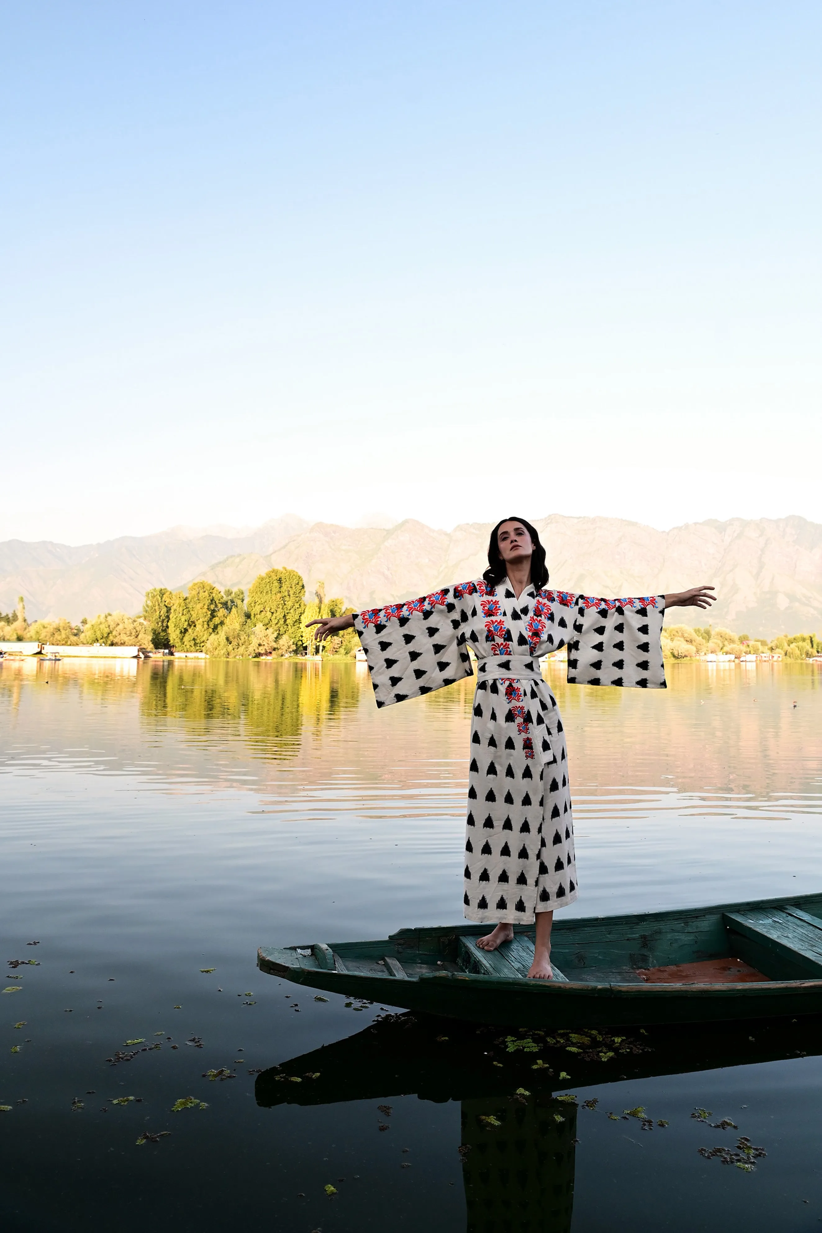 White Savannah Naya Kimono