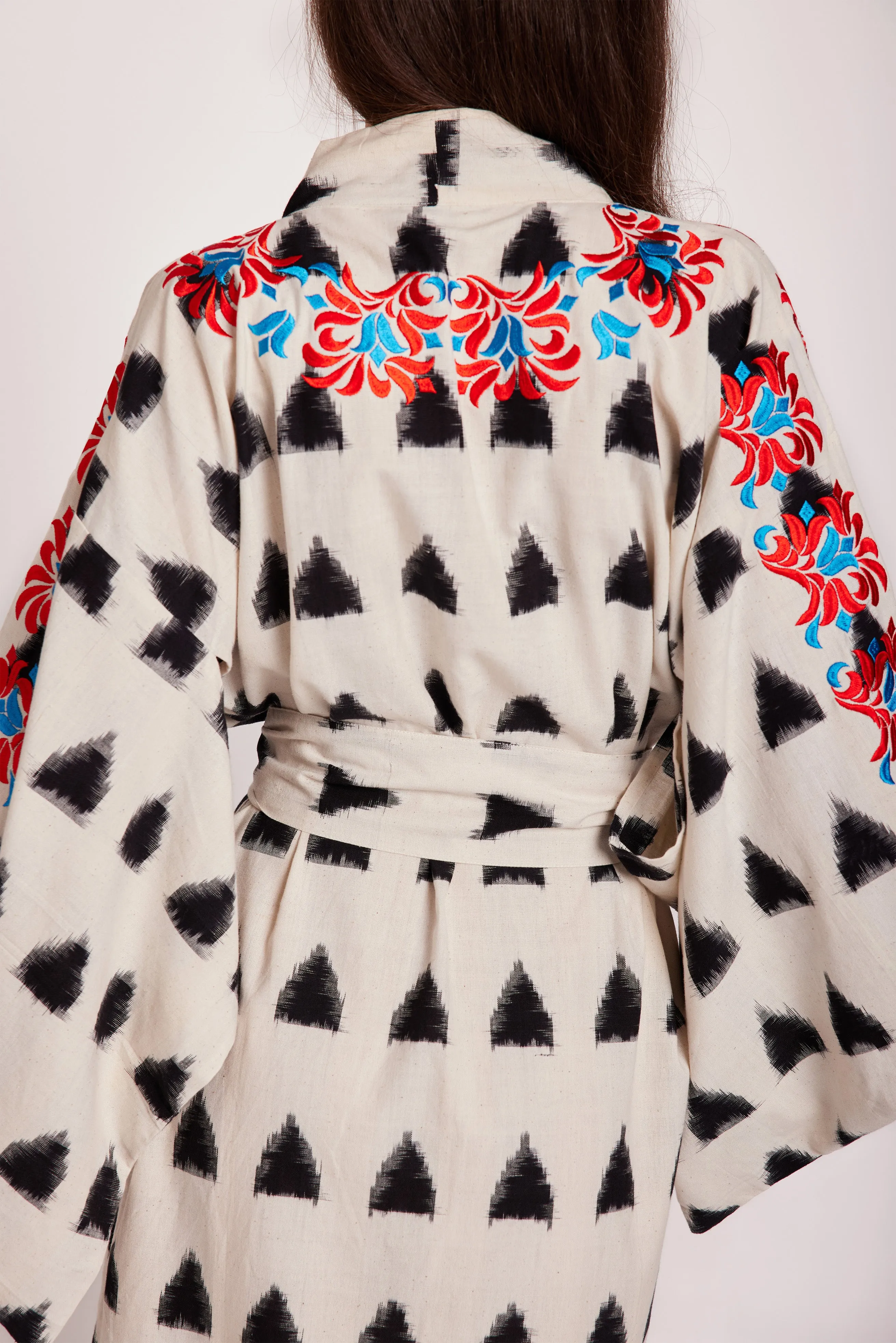 White Savannah Naya Kimono