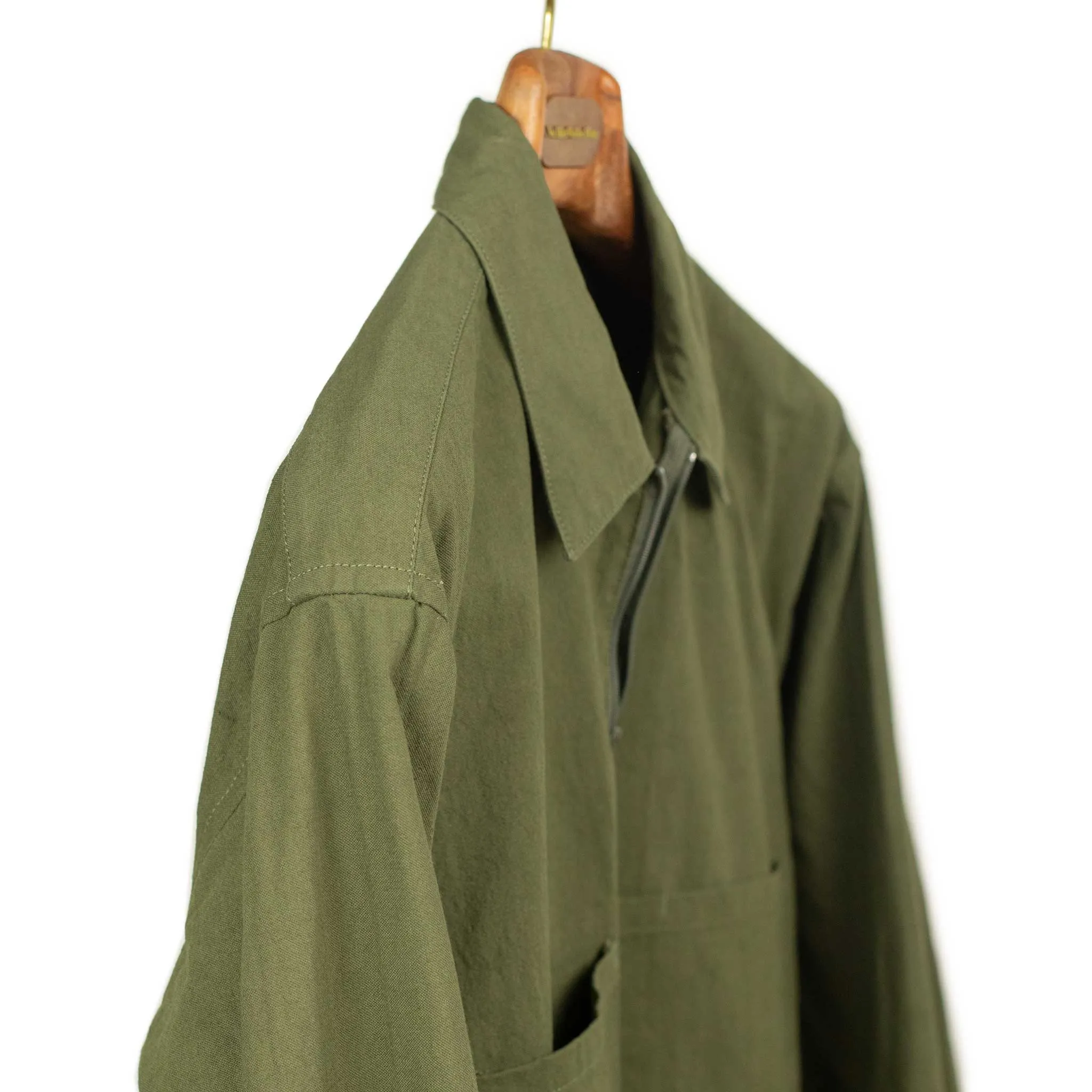 Zip popover shirt jacket in olive green exclusive slubby cotton oxford